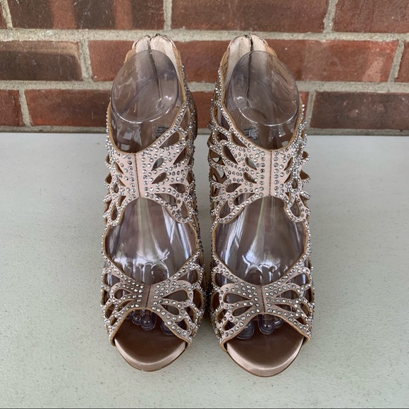 INC International Concepts Sarane Bisque Stud Peep-toe Rear Zipper Sandals - Picture 2 of 8